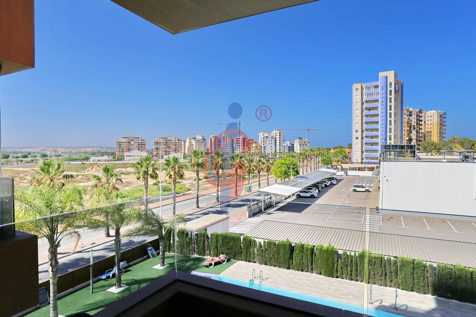 2 makuuhuone Huoneisto myytävänä paikassa Guardamar del Segura mukana uima-altaan 
autotalli - 270 000 € (Ref: 9099222)