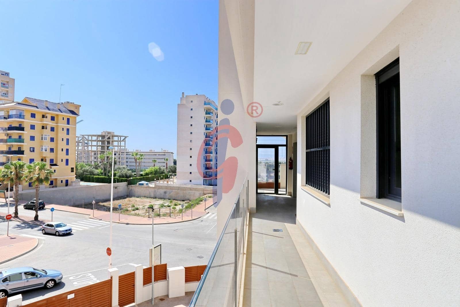 2 makuuhuone Huoneisto myytävänä paikassa Guardamar del Segura mukana uima-altaan 
autotalli - 270 000 € (Ref: 9099222)