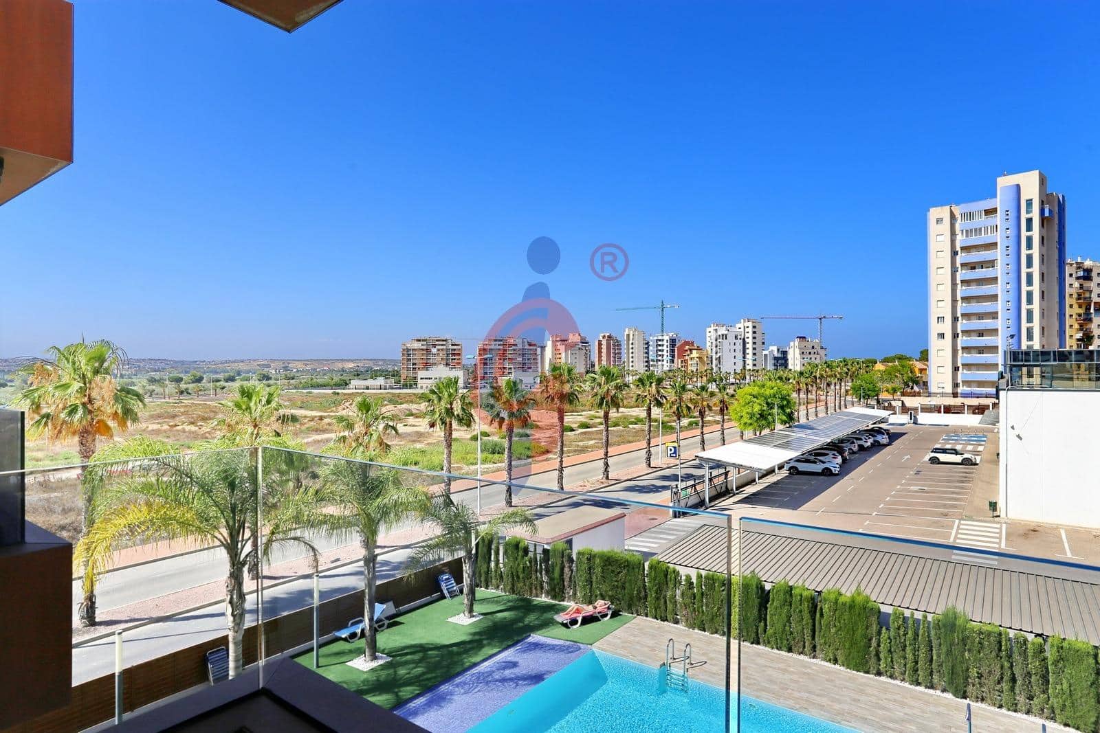 2 makuuhuone Huoneisto myytävänä paikassa Guardamar del Segura mukana uima-altaan 
autotalli - 270 000 € (Ref: 9099222)