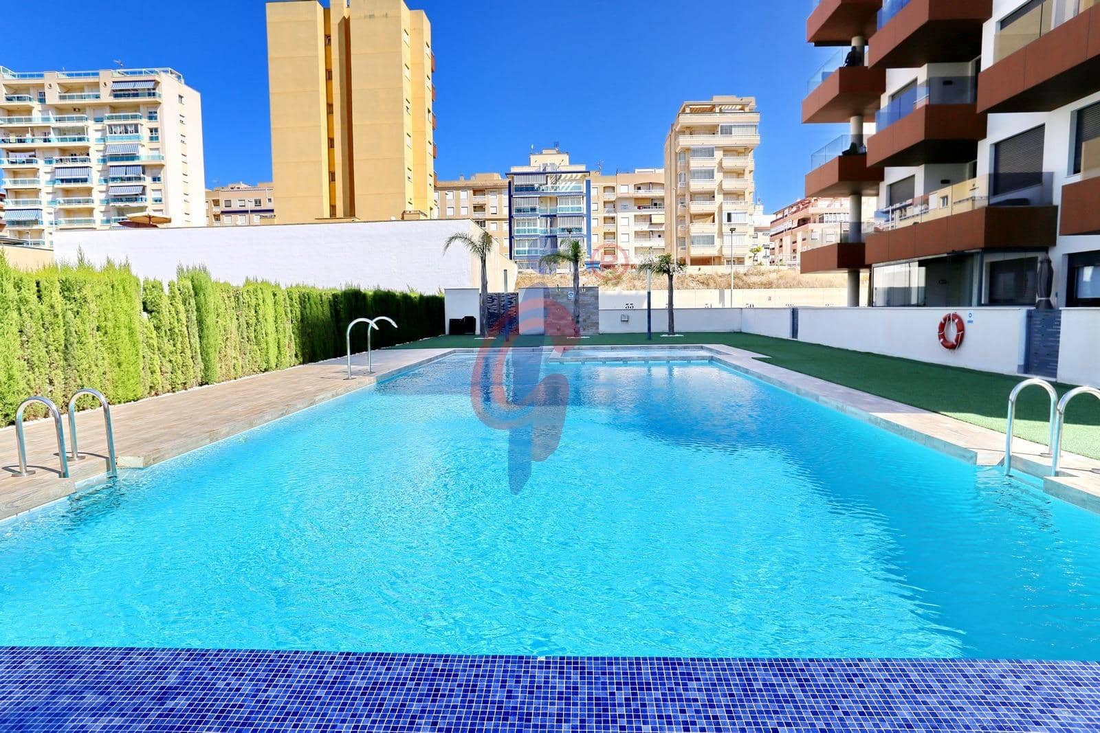 2 makuuhuone Huoneisto myytävänä paikassa Guardamar del Segura mukana uima-altaan 
autotalli - 270 000 € (Ref: 9099222)