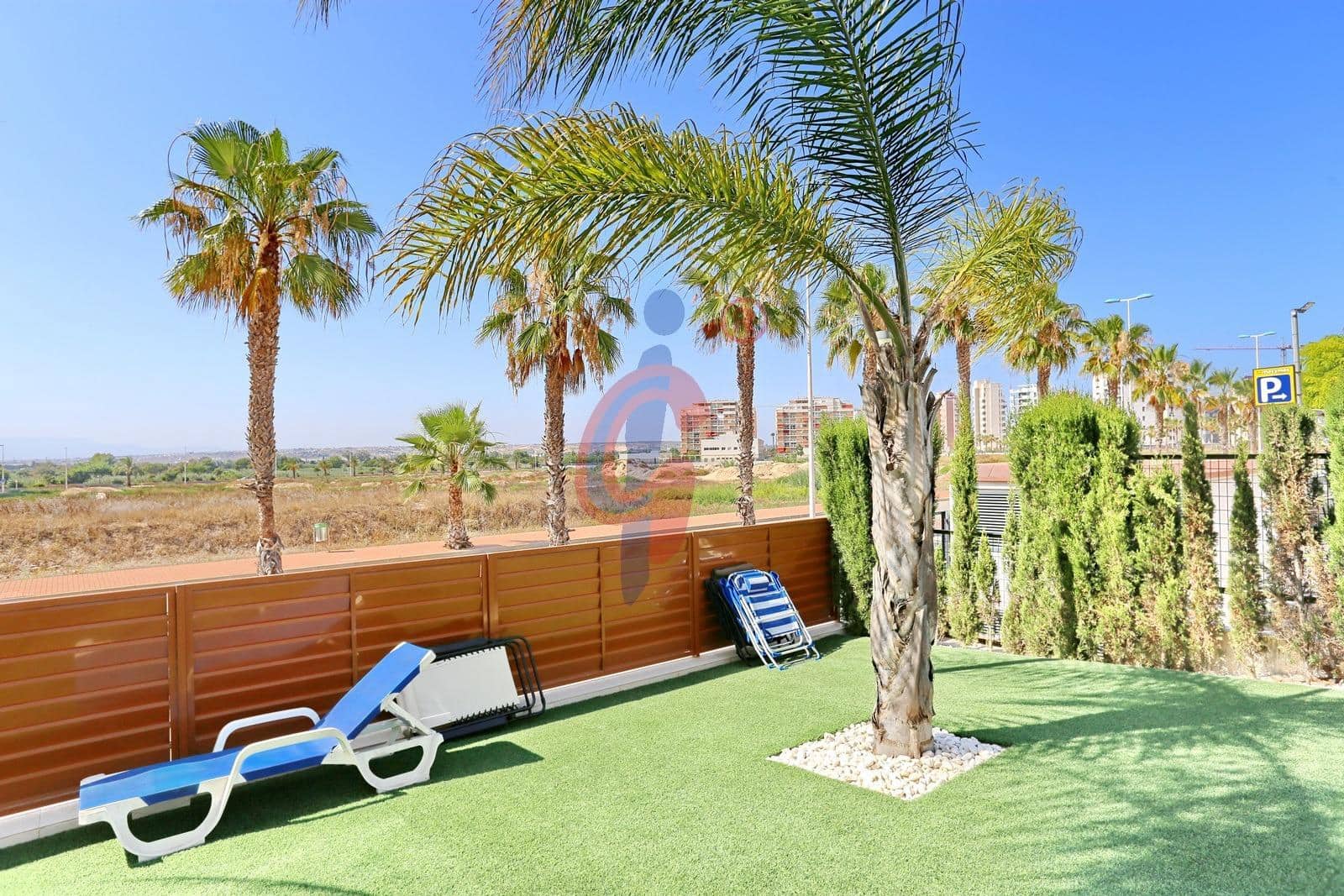 2 makuuhuone Huoneisto myytävänä paikassa Guardamar del Segura mukana uima-altaan 
autotalli - 270 000 € (Ref: 9099222)