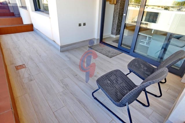 2 soverom Leilighet til salgs i Puerto Deportivo, Guardamar del Segura med svømmebasseng garasje - € 270 000 (Ref: 9099222)