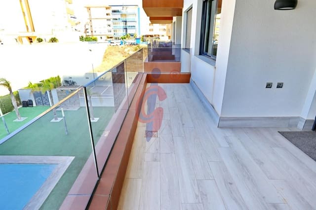 2 soverom Leilighet til salgs i Puerto Deportivo, Guardamar del Segura med svømmebasseng garasje - € 270 000 (Ref: 9099222)