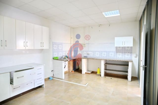 Comercial para venda em Puerto Deportivo, Guardamar del Segura - 209 000 € (Ref: 9110440)