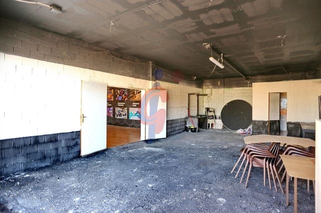 Comercial para venda em Puerto Deportivo, Guardamar del Segura - 209 000 € (Ref: 9110440)