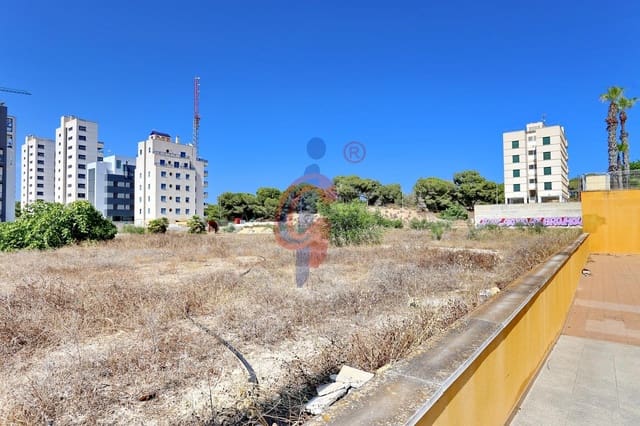 Kaupallinen myytävänä paikassa Puerto Deportivo, Guardamar del Segura - 99 900 € (Ref: 9110440)