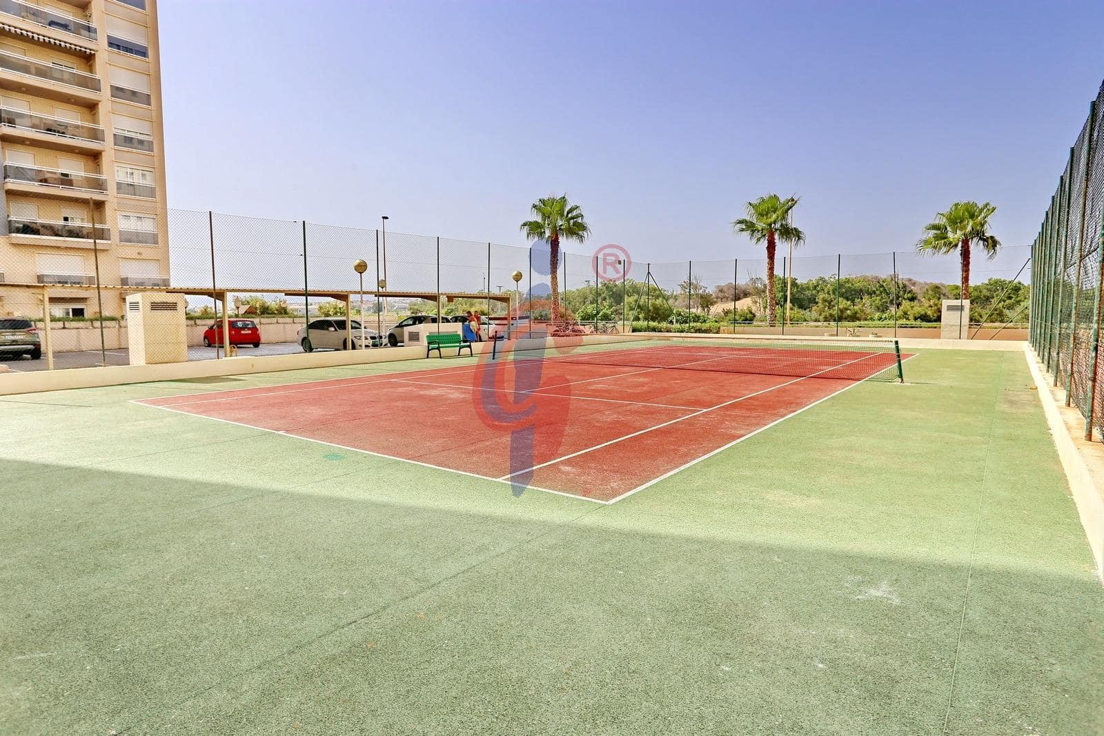 Apartamento de 3 habitaciones en Guardamar del Segura en venta con piscina garaje - 299.990 € (Ref: 9114248)