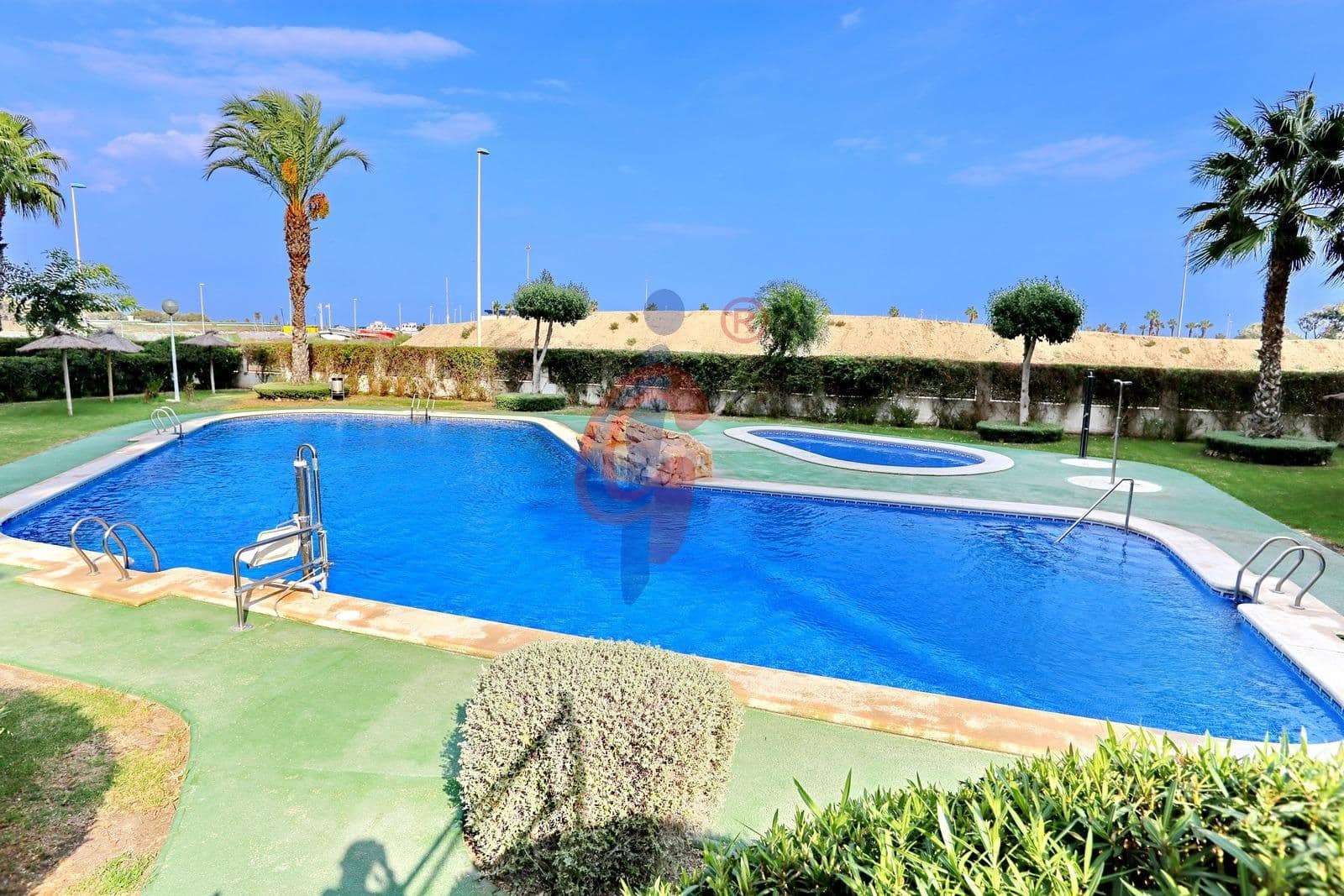 3 quarto Apartamento para venda em Guardamar del Segura com piscina garagem - 299 990 € (Ref: 9114248)