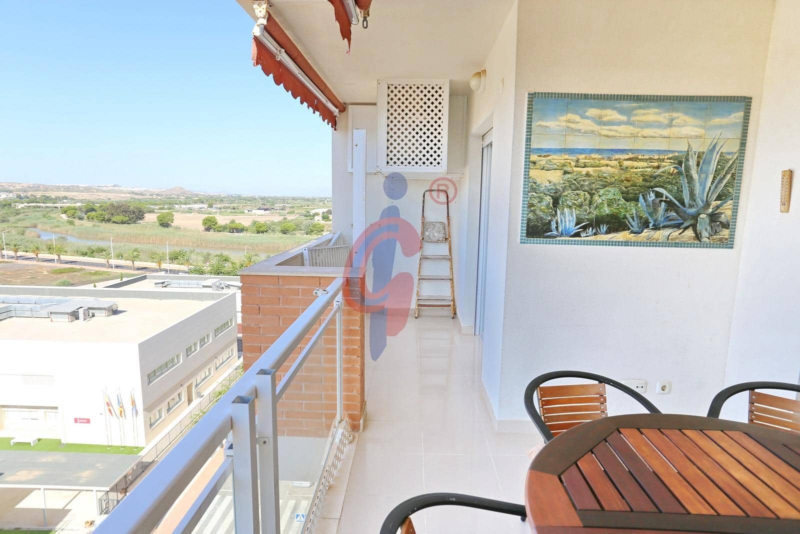 Apartamento de 2 habitaciones en Guardamar del Segura en venta con piscina garaje - 200.000 € (Ref: 9149399)