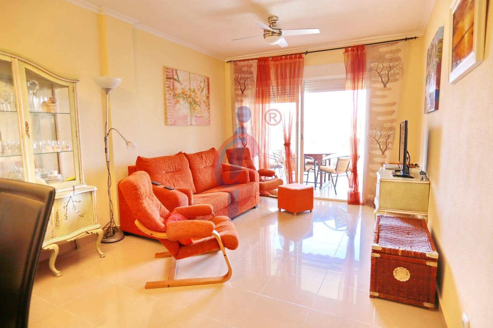 Apartamento de 2 habitaciones en Guardamar del Segura en venta con piscina garaje - 200.000 € (Ref: 9149399)