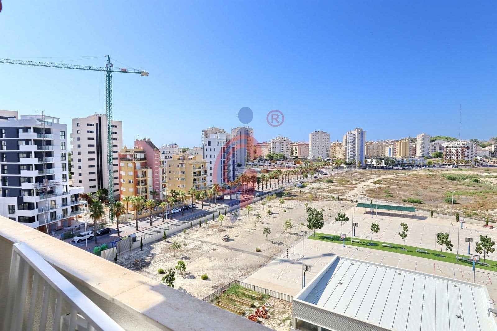 Apartamento de 2 habitaciones en Guardamar del Segura en venta con piscina garaje - 200.000 € (Ref: 9149399)