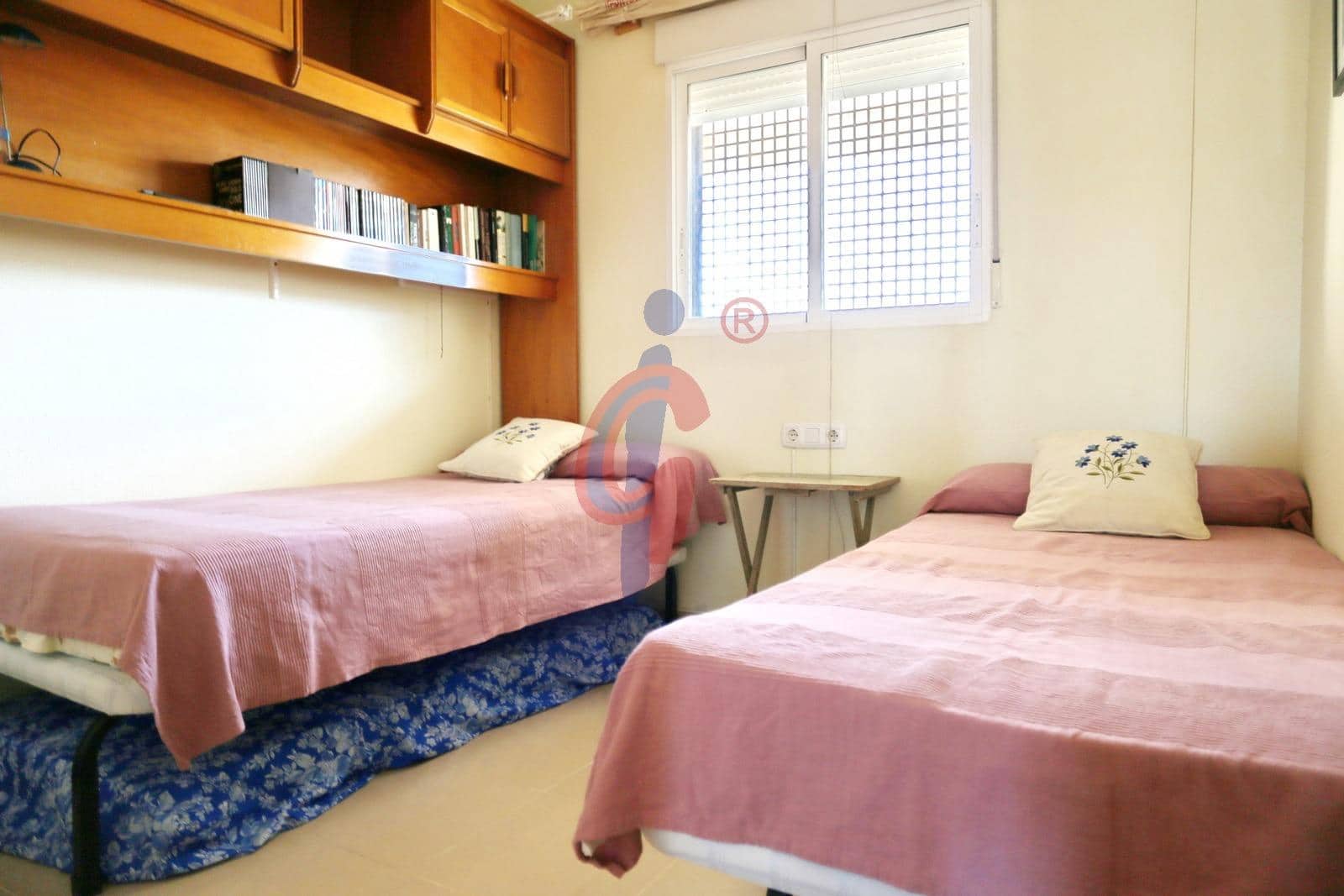 Apartamento de 2 habitaciones en Guardamar del Segura en venta con piscina garaje - 200.000 € (Ref: 9149399)