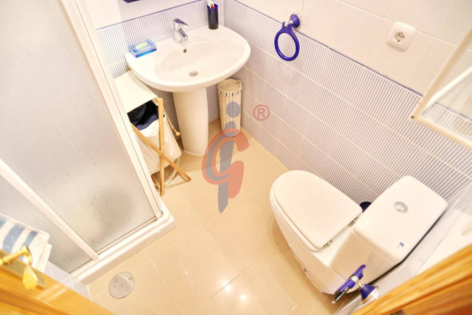 Apartamento de 2 habitaciones en Guardamar del Segura en venta con piscina garaje - 200.000 € (Ref: 9149399)