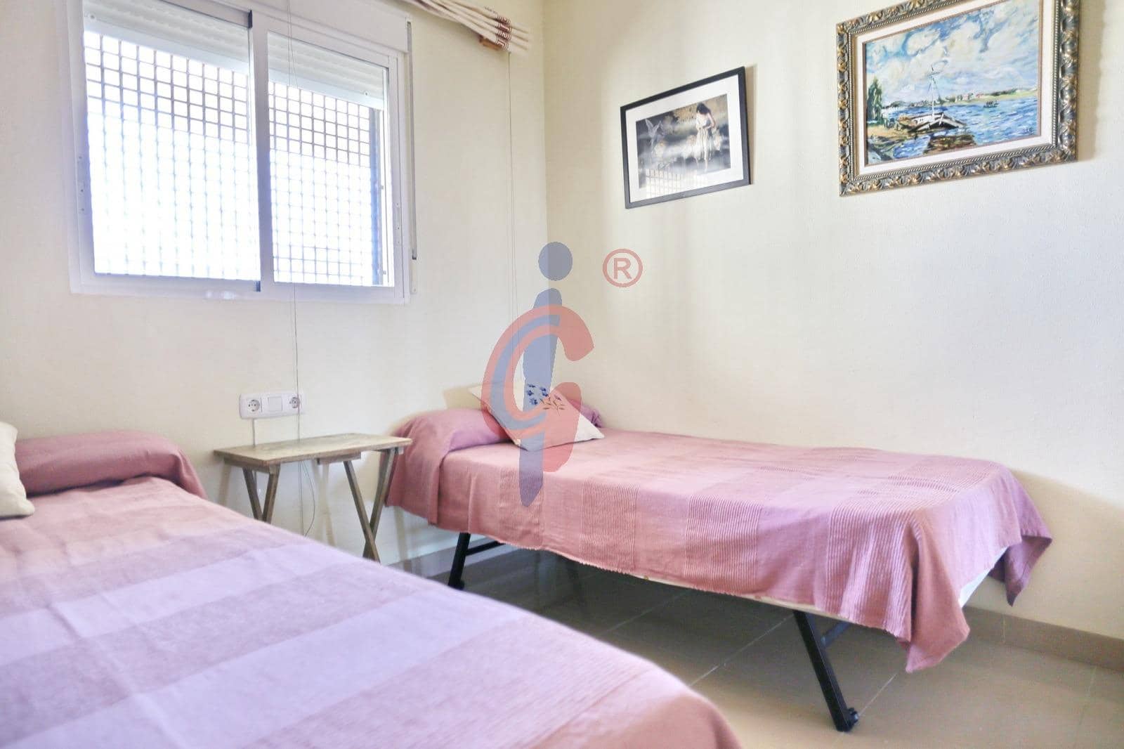 2 makuuhuone Huoneisto myytävänä paikassa Guardamar del Segura mukana uima-altaan 
autotalli - 194 900 € (Ref: 9149399)