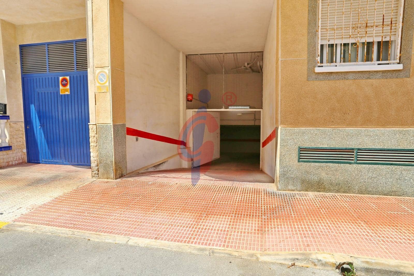 3 soveværelse Lejlighed til salg i Guardamar del Segura med garage - € 179.990 (Ref: 9161143)