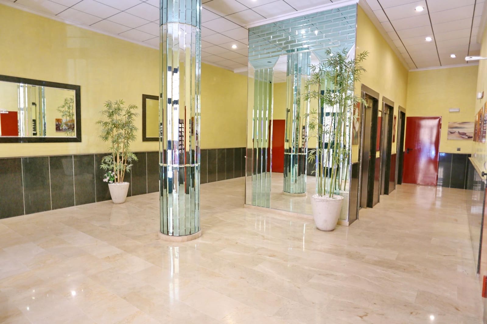 Apartamento de 2 habitaciones en Guardamar del Segura en venta con garaje - 215.000 € (Ref: 9161146)