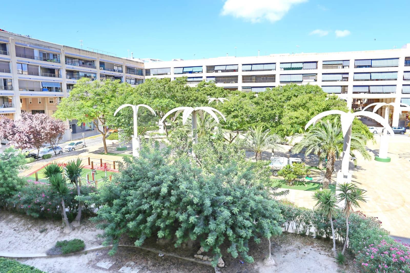 Apartamento de 2 habitaciones en Guardamar del Segura en venta con garaje - 215.000 € (Ref: 9161146)