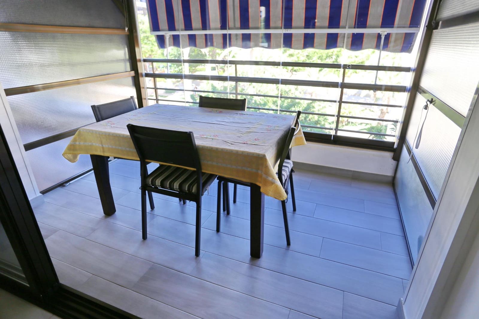 2 bedroom Apartment for sale in Guardamar del Segura with garage - € 215,000 (Ref: 9161146)