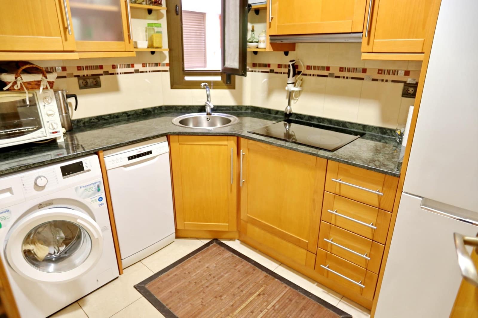 2 bedroom Apartment for sale in Guardamar del Segura with garage - € 215,000 (Ref: 9161146)