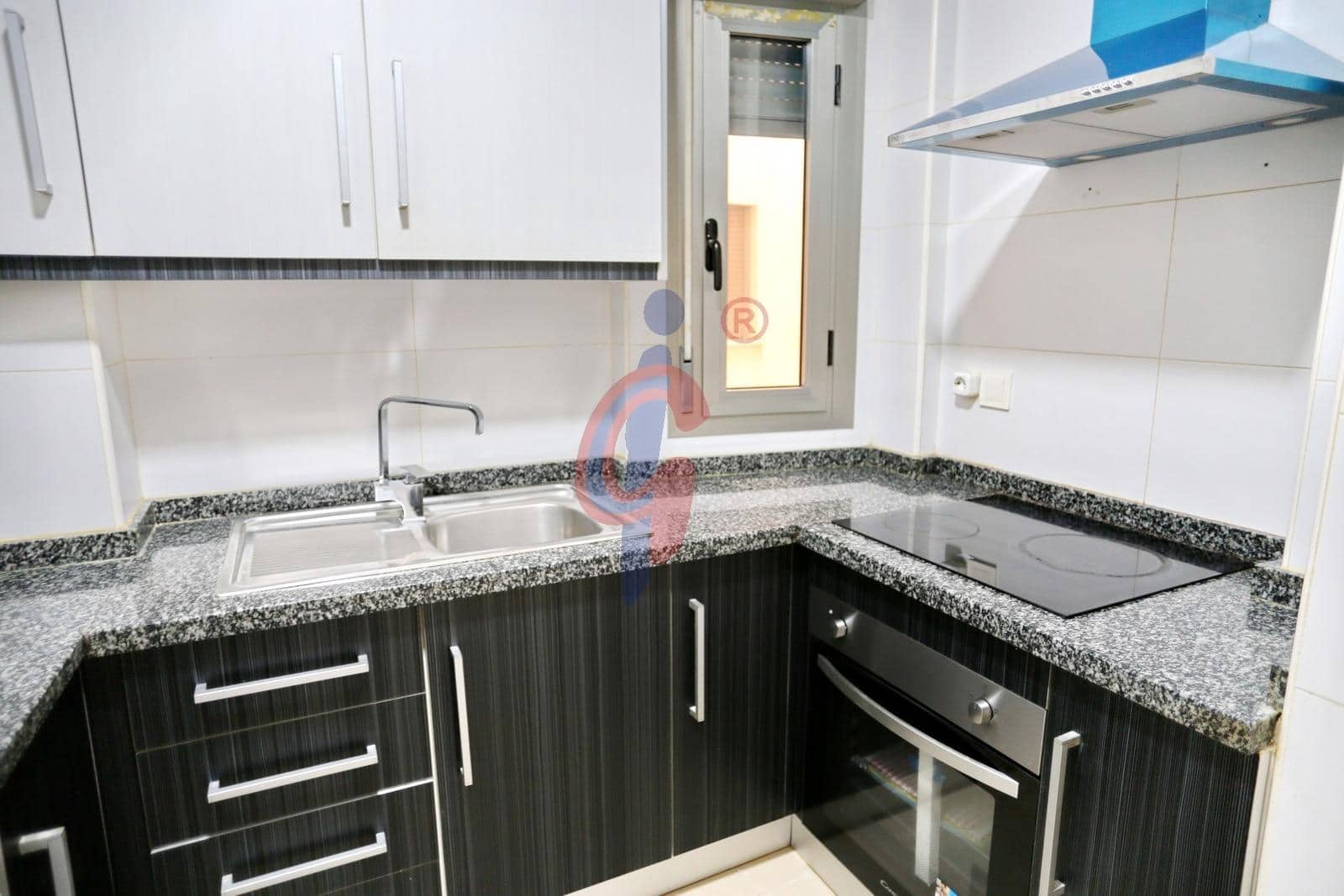 Piso de 2 habitaciones en Guardamar del Segura en venta con garaje - 190.000 € (Ref: 9165869)