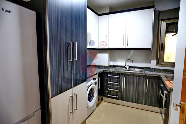 Piso de 2 habitaciones en Guardamar Playa, Guardamar del Segura en venta con garaje - 190.000 € (Ref: 9165869)