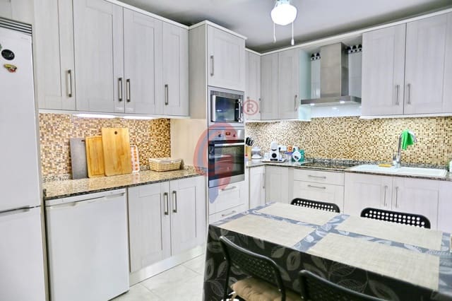 4 soveværelse Rækkehus til salg i El Moncayo, Guardamar del Segura med swimmingpool - € 169.990 (Ref: 9169624)