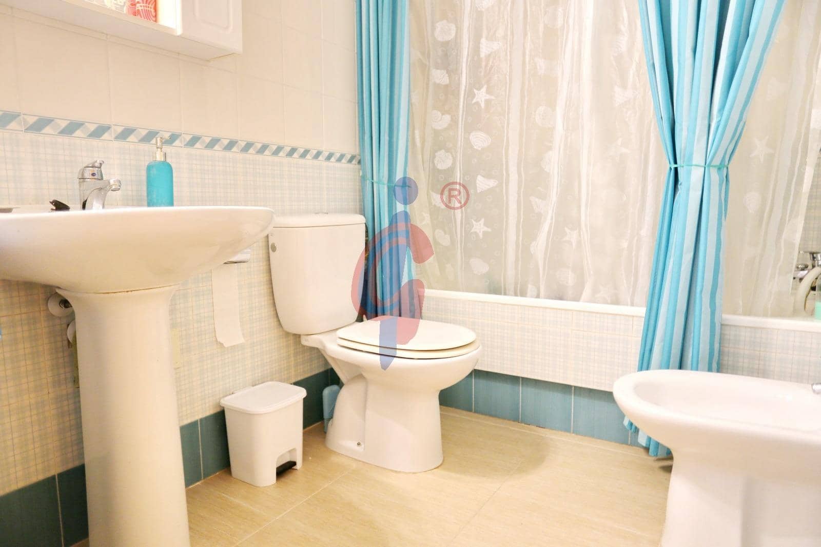 2 soveværelse Lejlighed til salg i Guardamar del Segura med garage - € 140.000 (Ref: 9183732)