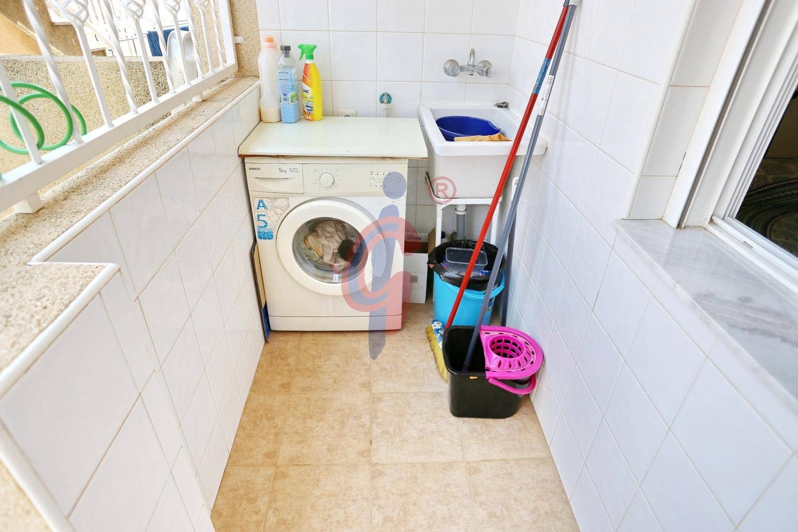 3 soveværelse Rækkehus til salg i Guardamar del Segura med swimmingpool - € 228.750 (Ref: 9187065)