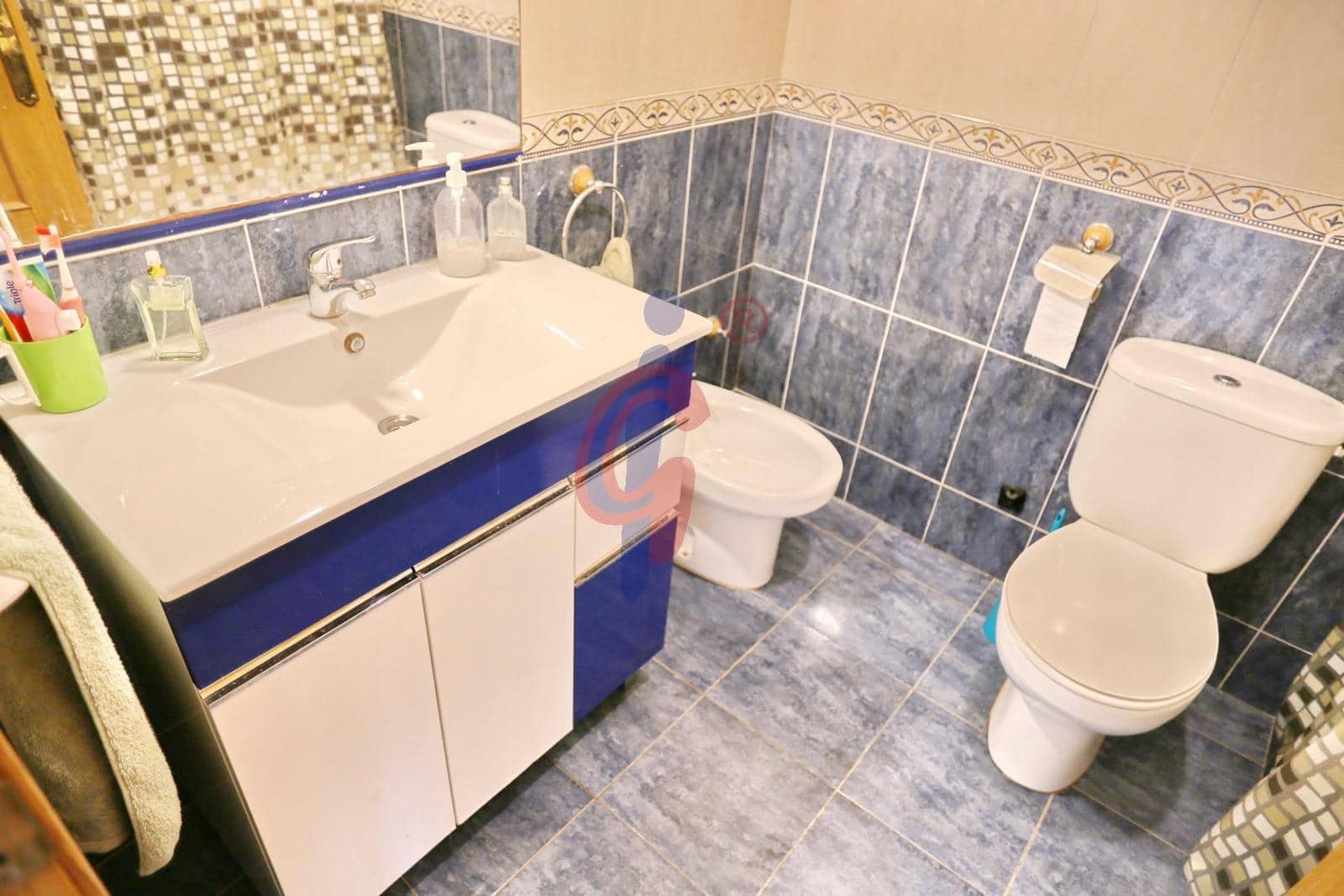 3 soveværelse Rækkehus til salg i Guardamar del Segura med swimmingpool - € 228.750 (Ref: 9187065)