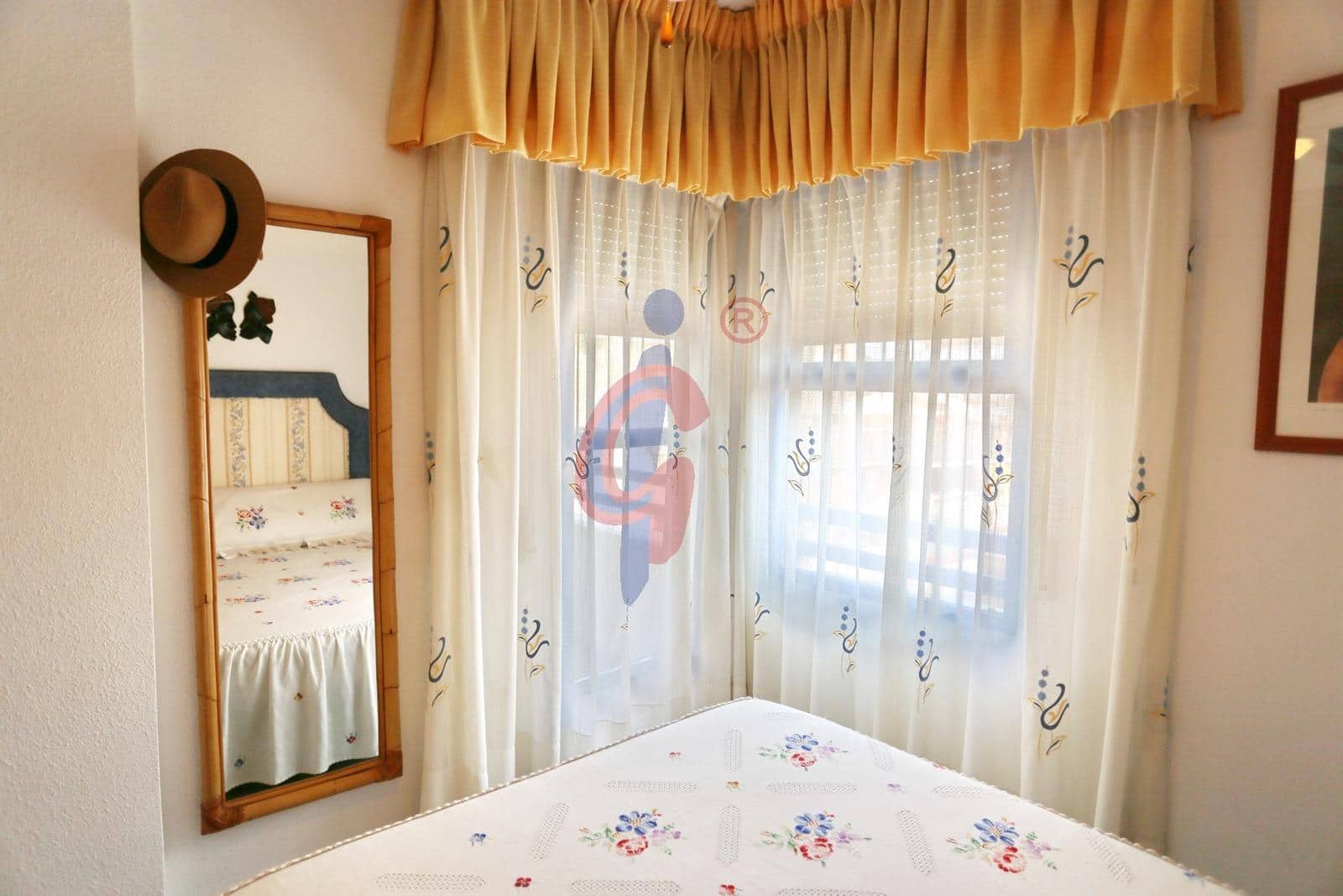 Apartamento de 2 habitaciones en Guardamar del Segura en venta - 159.900 € (Ref: 9188548)