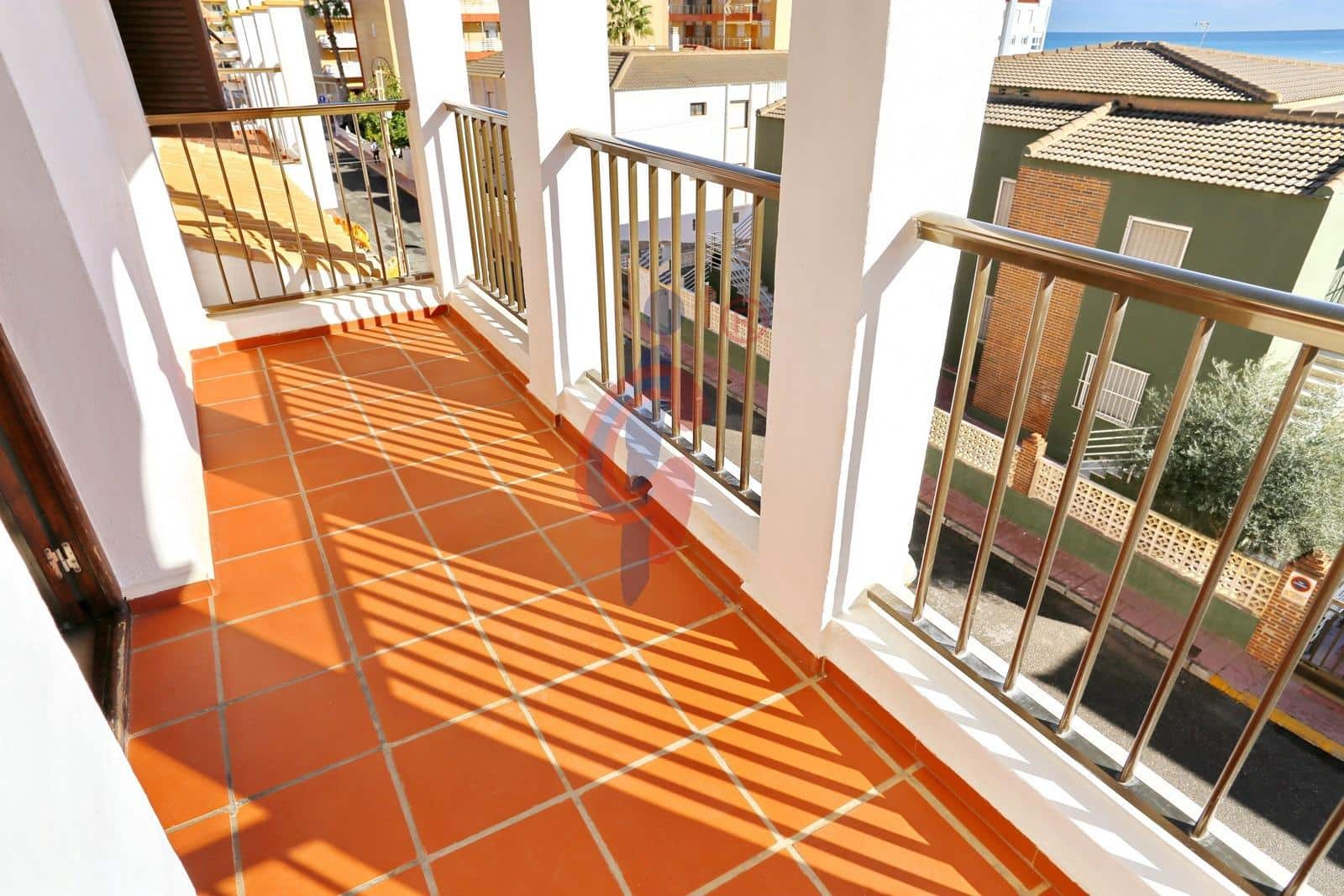 Apartamento de 2 habitaciones en Guardamar del Segura en venta con garaje - 247.500 € (Ref: 9193900)