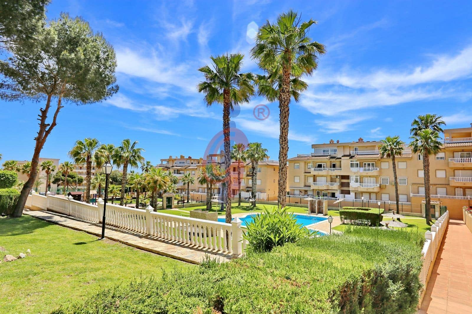 2 sovrum Lägenhet till salu i Guardamar del Segura med pool - 219 990 € (Ref: 9195686)