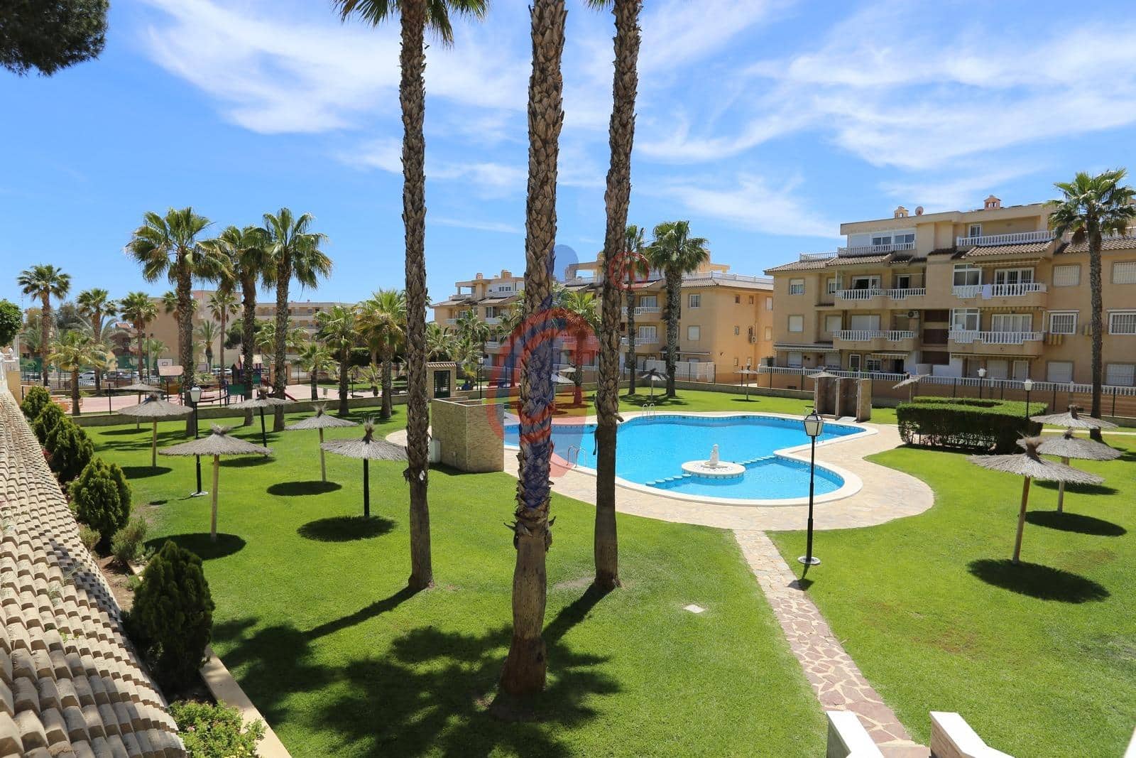 2 sovrum Lägenhet till salu i Guardamar del Segura med pool - 219 990 € (Ref: 9195686)