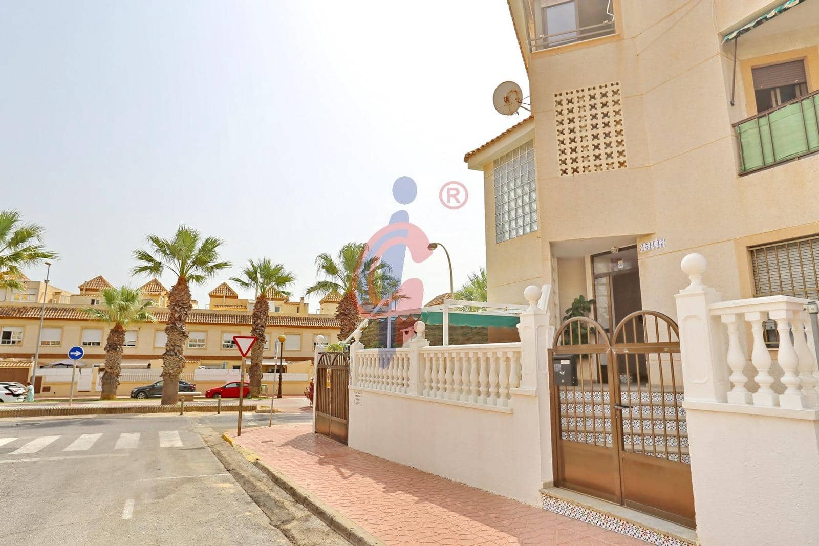 3 makuuhuone Huoneisto myytävänä paikassa Guardamar del Segura mukana uima-altaan - 283 500 € (Ref: 9195688)