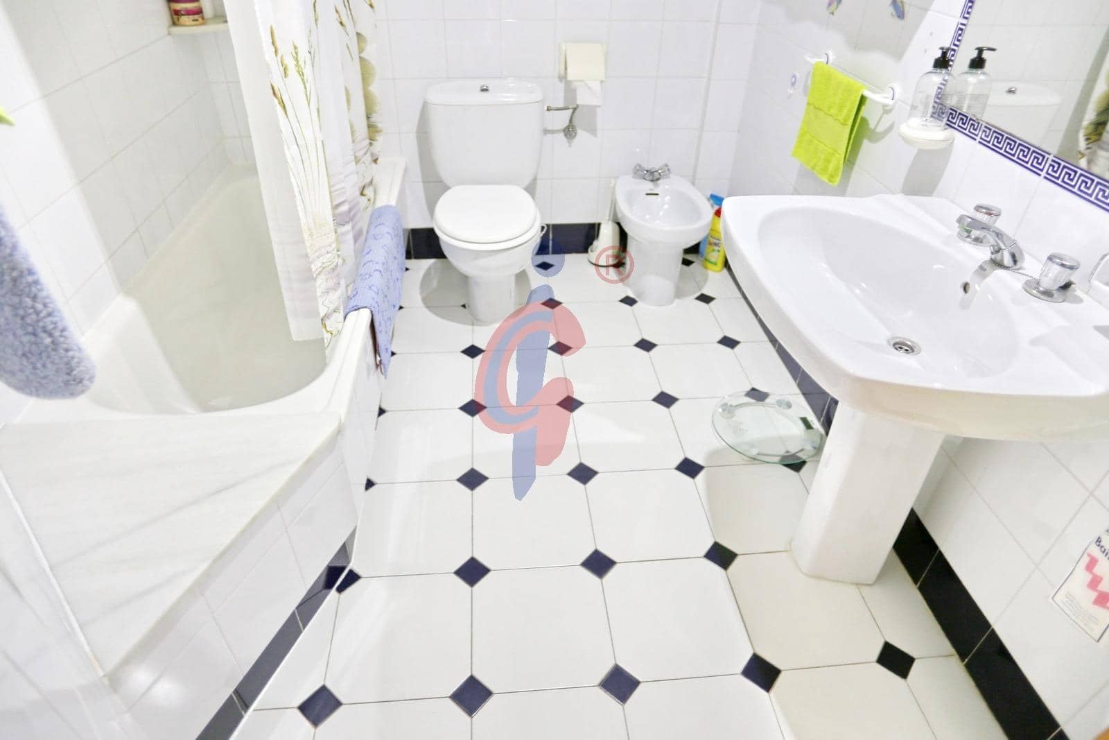 3 slaapkamer Appartement te koop in Guardamar del Segura met zwembad - € 283.500 (Ref: 9195688)