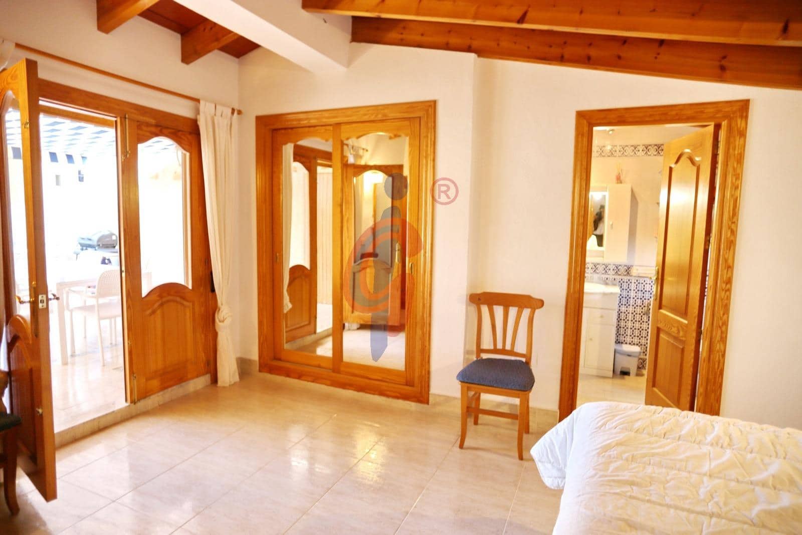 3 bedroom Penthouse for sale in Guardamar del Segura with garage - € 249,990 (Ref: 9209189)