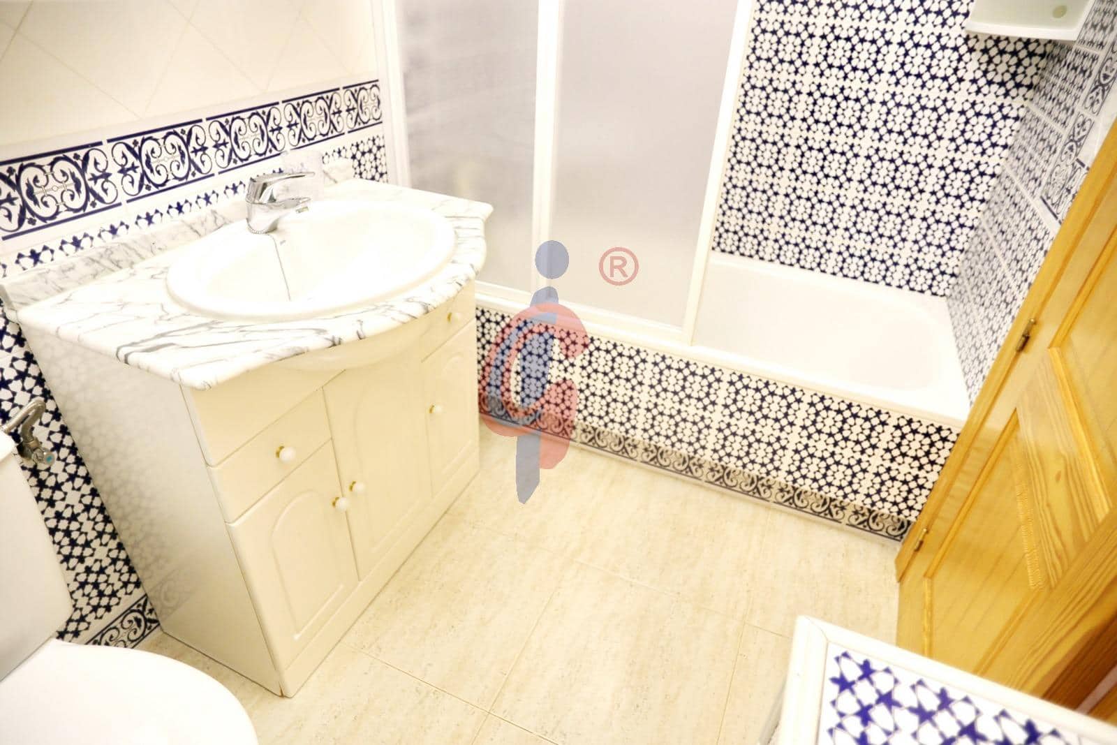 3 bedroom Penthouse for sale in Guardamar del Segura with garage - € 249,990 (Ref: 9209189)