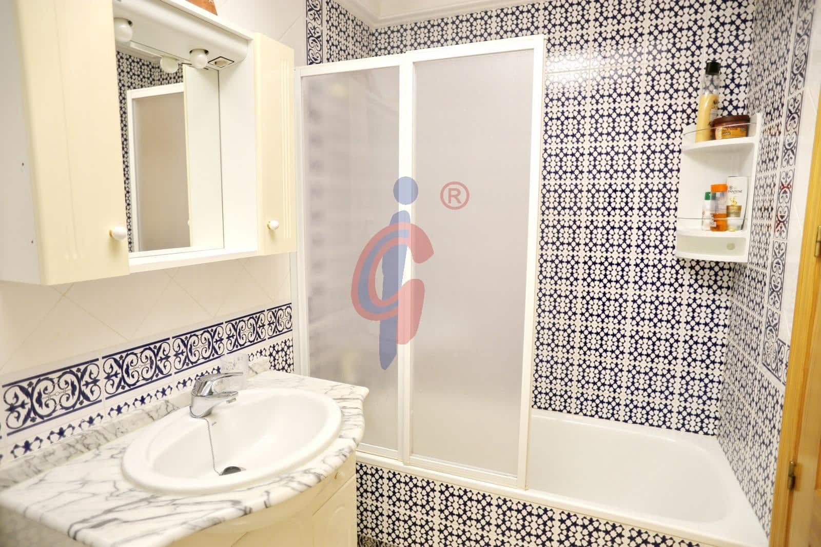 3 bedroom Penthouse for sale in Guardamar del Segura with garage - € 249,990 (Ref: 9209189)