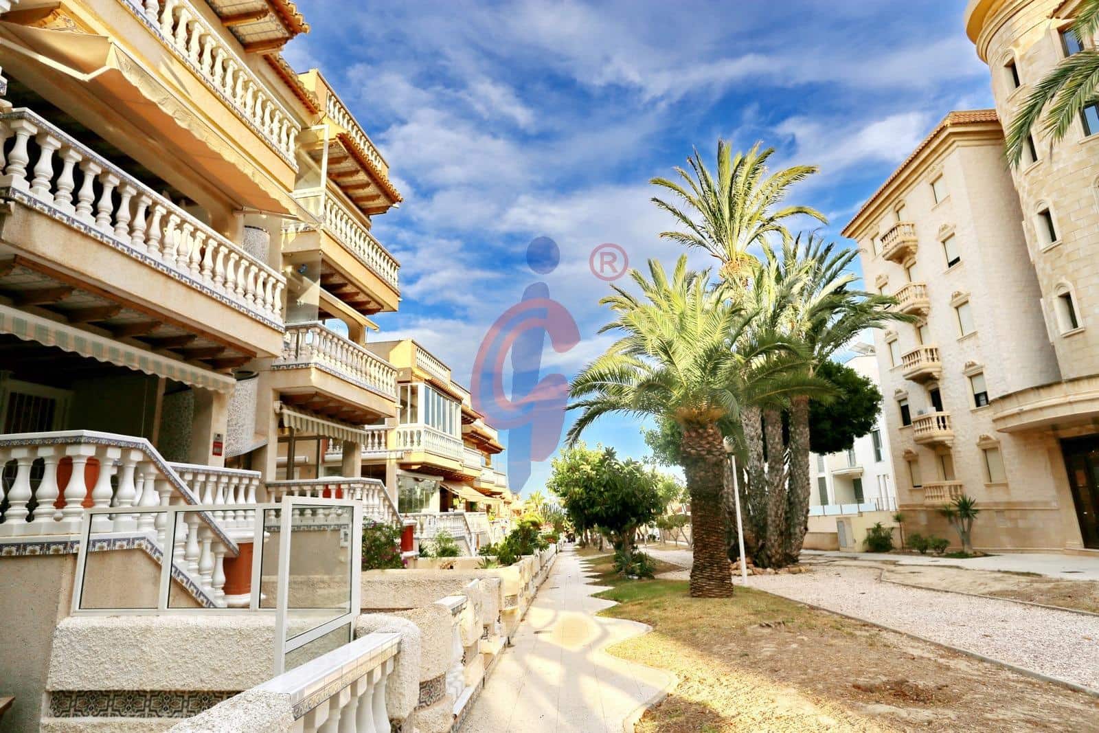 3 bedroom Penthouse for sale in Guardamar del Segura with garage - € 249,990 (Ref: 9209189)