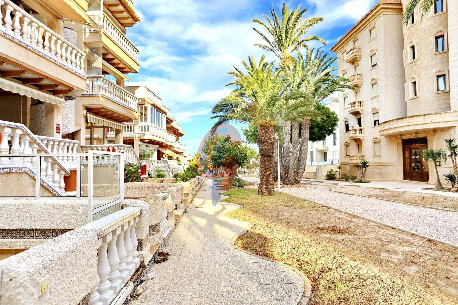 3 bedroom Penthouse for sale in Guardamar del Segura with garage - € 249,990 (Ref: 9209189)