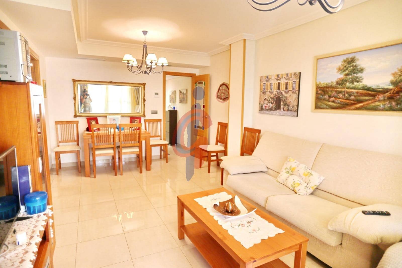 Apartamento de 2 habitaciones en Guardamar del Segura en venta con garaje - 299.990 € (Ref: 9255123)