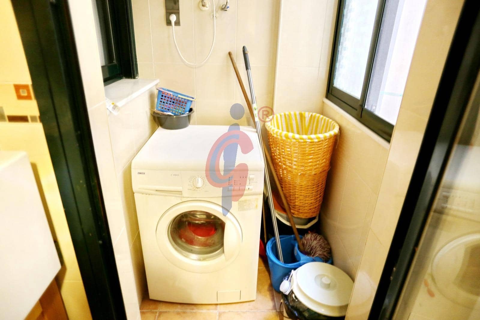 Apartamento de 2 habitaciones en Guardamar del Segura en venta con garaje - 299.990 € (Ref: 9255123)