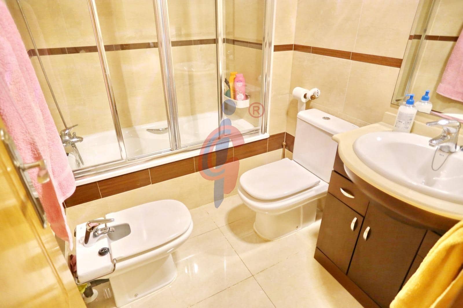 Apartamento de 2 habitaciones en Guardamar del Segura en venta con garaje - 299.990 € (Ref: 9255123)