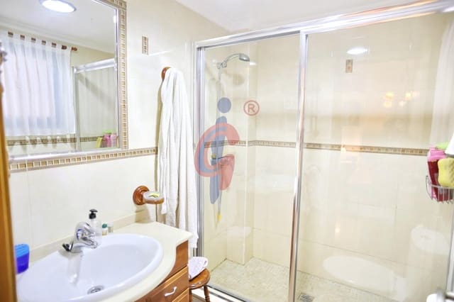3 Zimmer Apartment zu verkaufen in Zona Pueblo, Guardamar del Segura mit Garage - 299.990 € (Ref: 9255123)