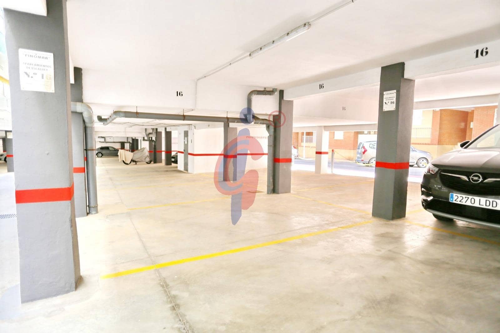 3 sovrum Lägenhet till salu i Guardamar del Segura med garage - 157 500 € (Ref: 9255125)
