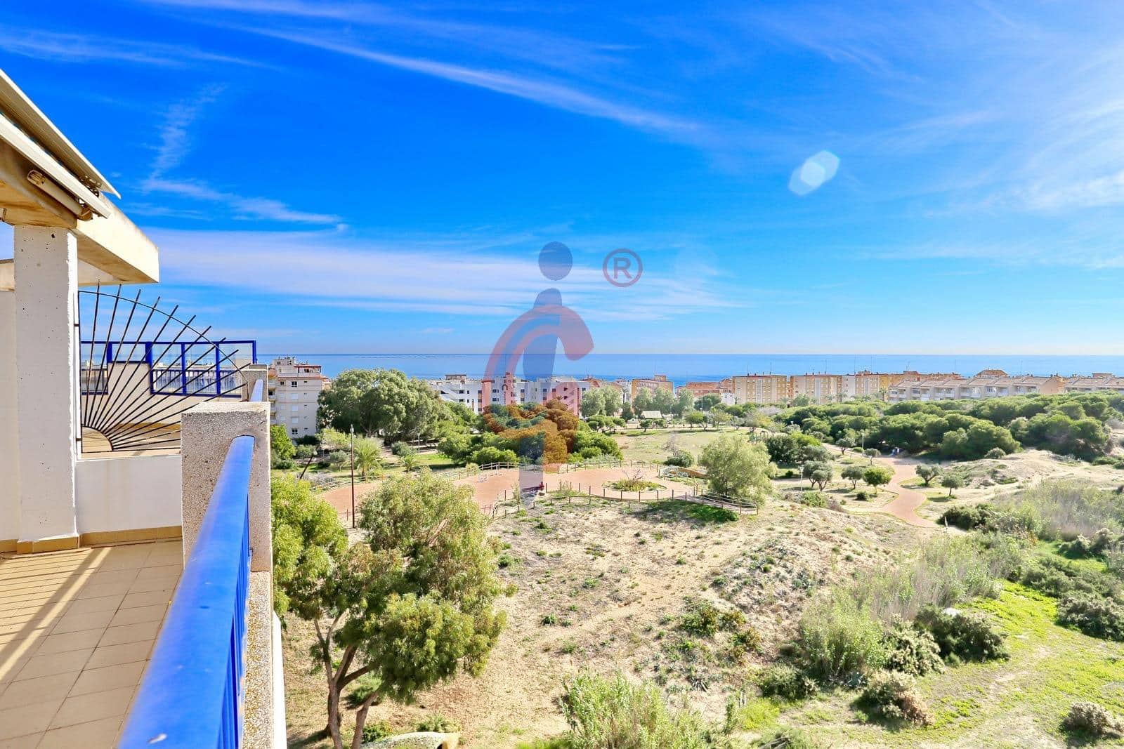 3 soverom Penthouse til salgs i Guardamar del Segura med svømmebasseng garasje - € 275 000 (Ref: 9282303)