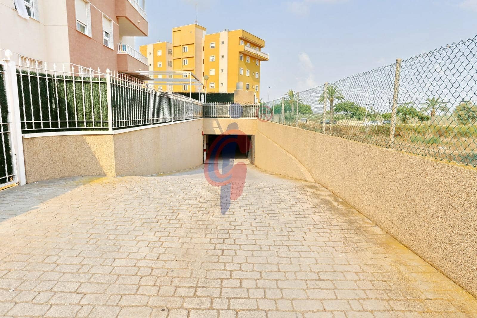 Piso de 3 habitaciones en Guardamar del Segura en venta con piscina garaje - 194.990 € (Ref: 9303661)