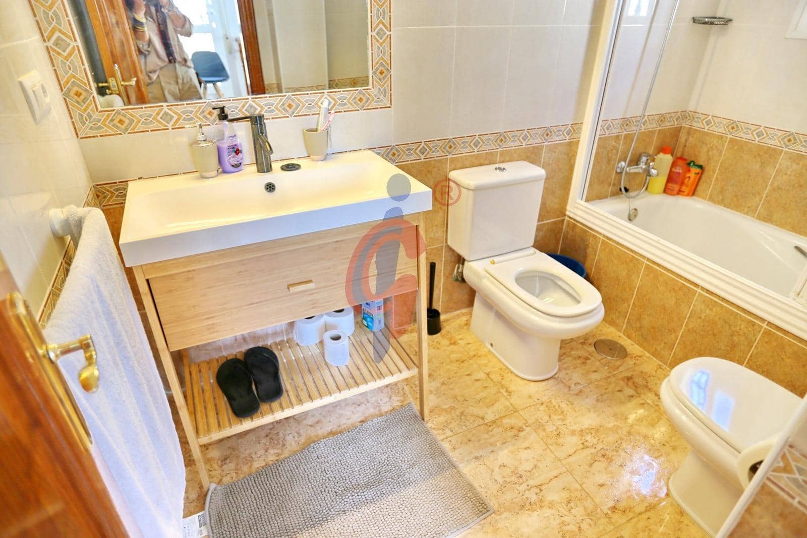 2 makuuhuone Huvila vuokrattavana paikassa Guardamar del Segura mukana uima-altaan 
autotalli - 1 200 € (Ref: 9303662)