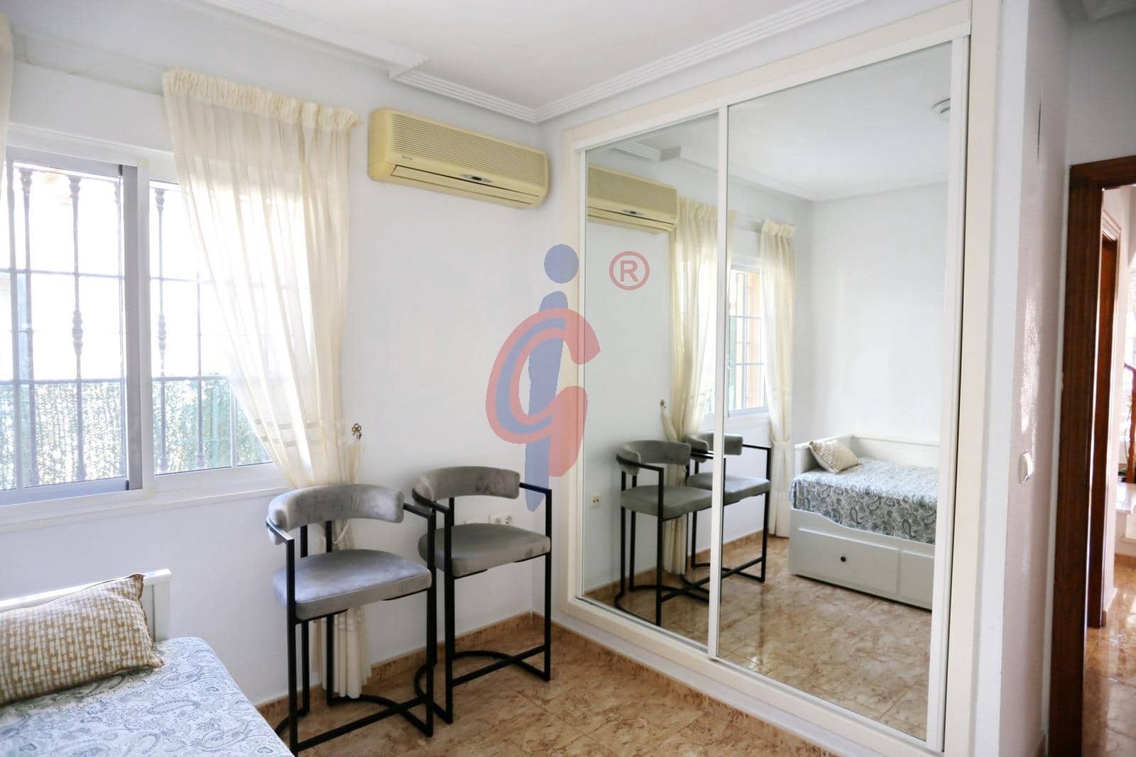 2 makuuhuone Huvila vuokrattavana paikassa Guardamar del Segura mukana uima-altaan 
autotalli - 1 200 € (Ref: 9303662)