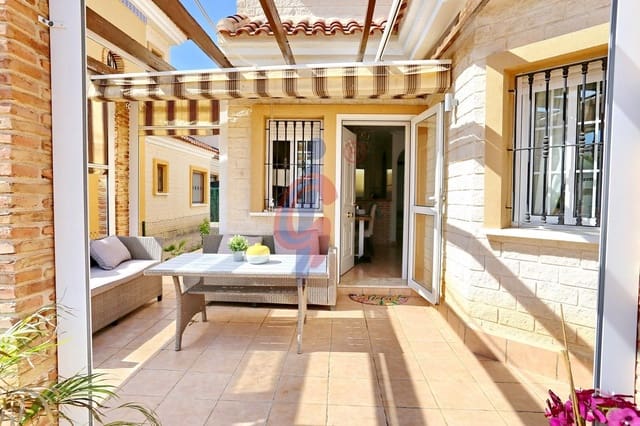 2 makuuhuone Huvila vuokrattavana paikassa El Raso, Guardamar del Segura mukana uima-altaan 
autotalli - 1 200 € (Ref: 9303662)